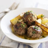 Gebackene Frikadellen und Kartoffeln