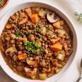 Linsenschmorgericht mit Pilzen